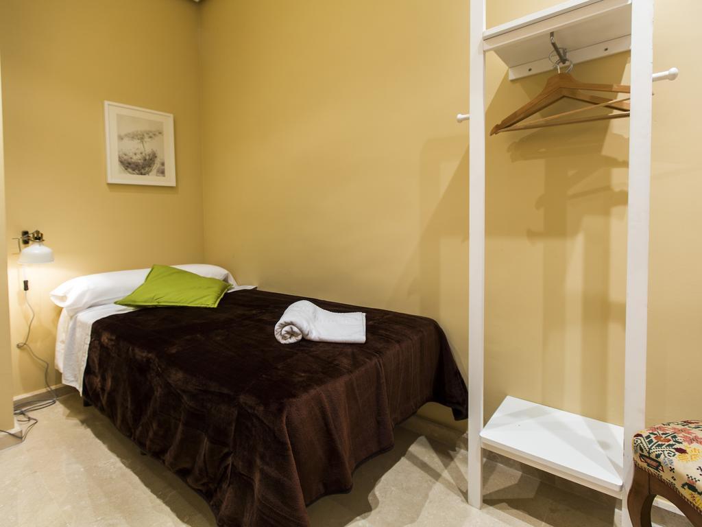 Total Valencia Center Apartment Room photo